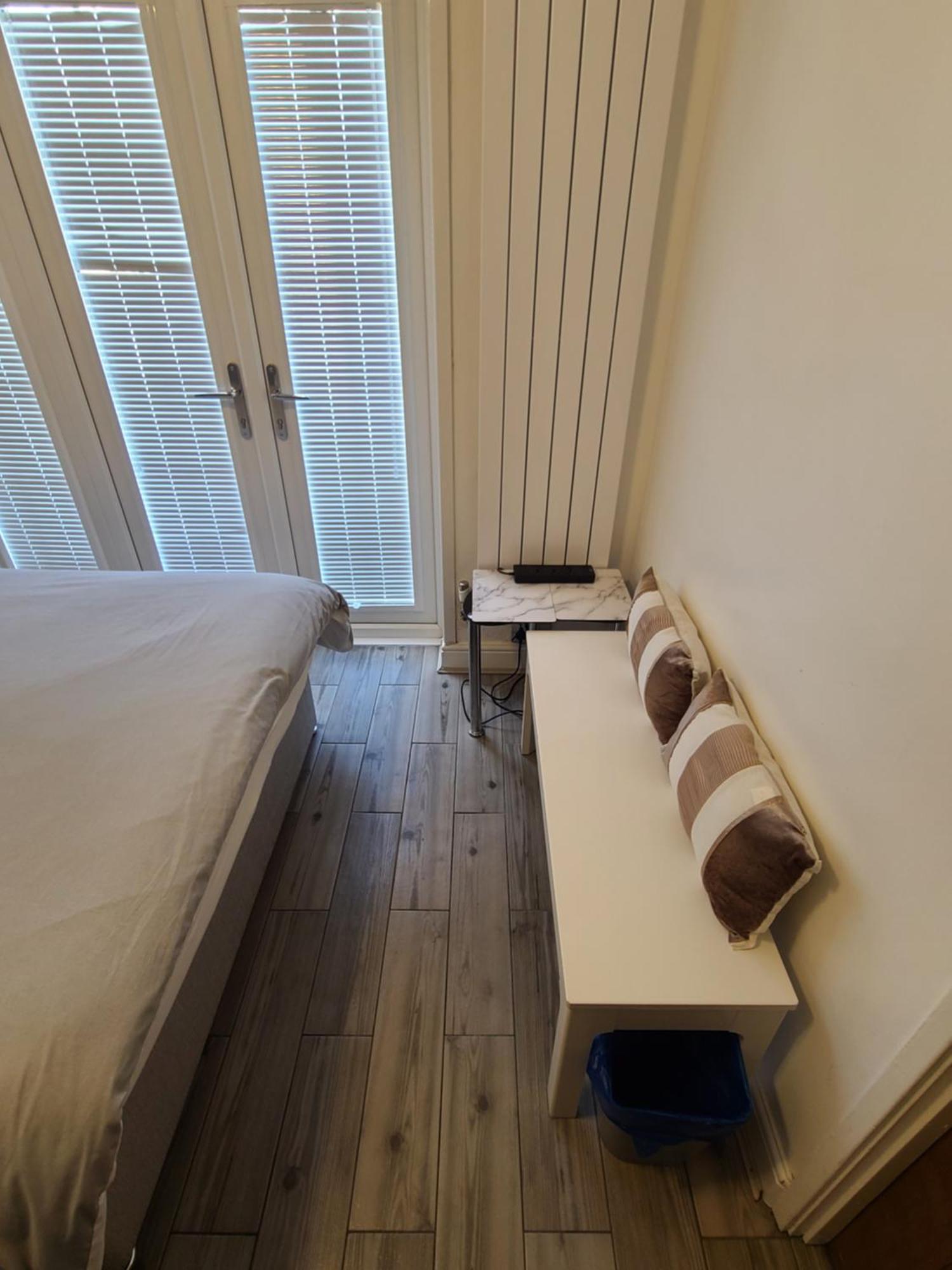 Gatwick Rooms-Travel Service-Airport Parking Ifield Exteriör bild