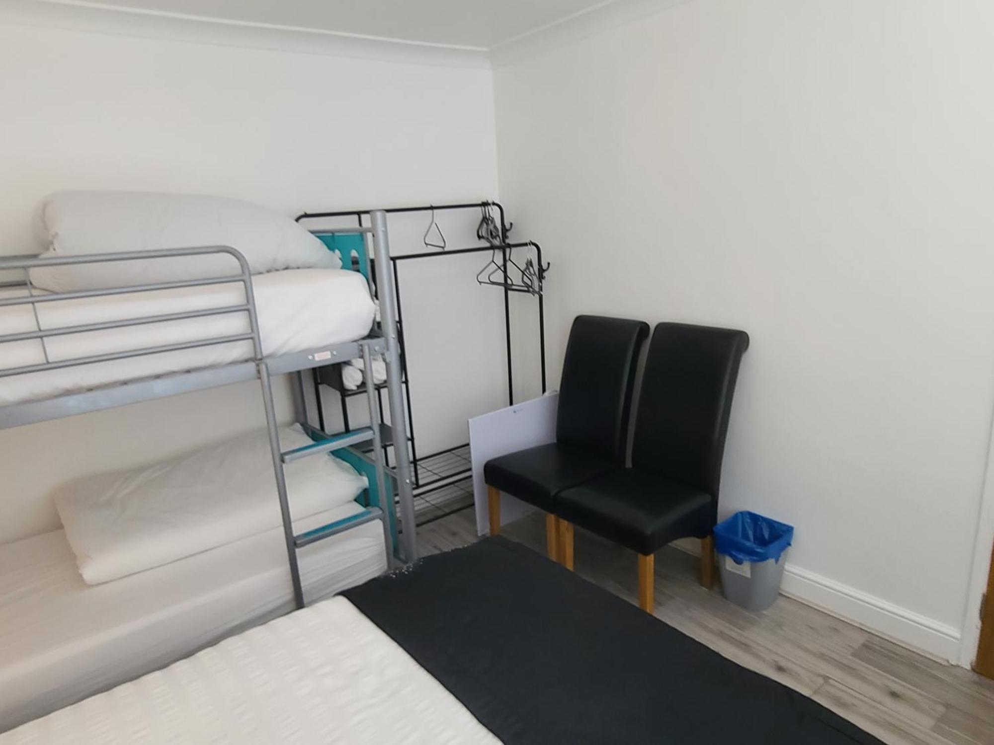 Gatwick Rooms-Travel Service-Airport Parking Ifield Exteriör bild