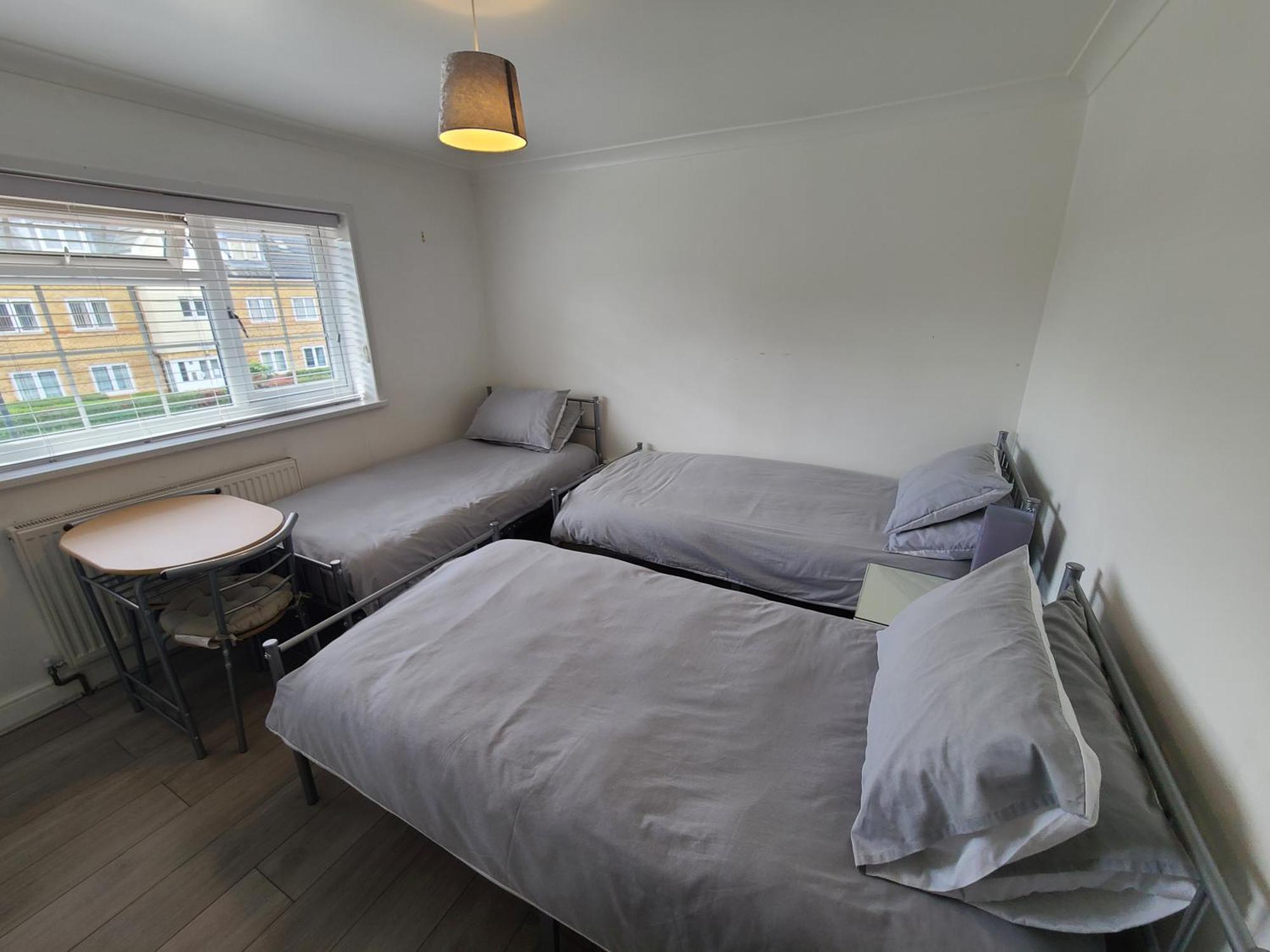 Gatwick Rooms-Travel Service-Airport Parking Ifield Exteriör bild