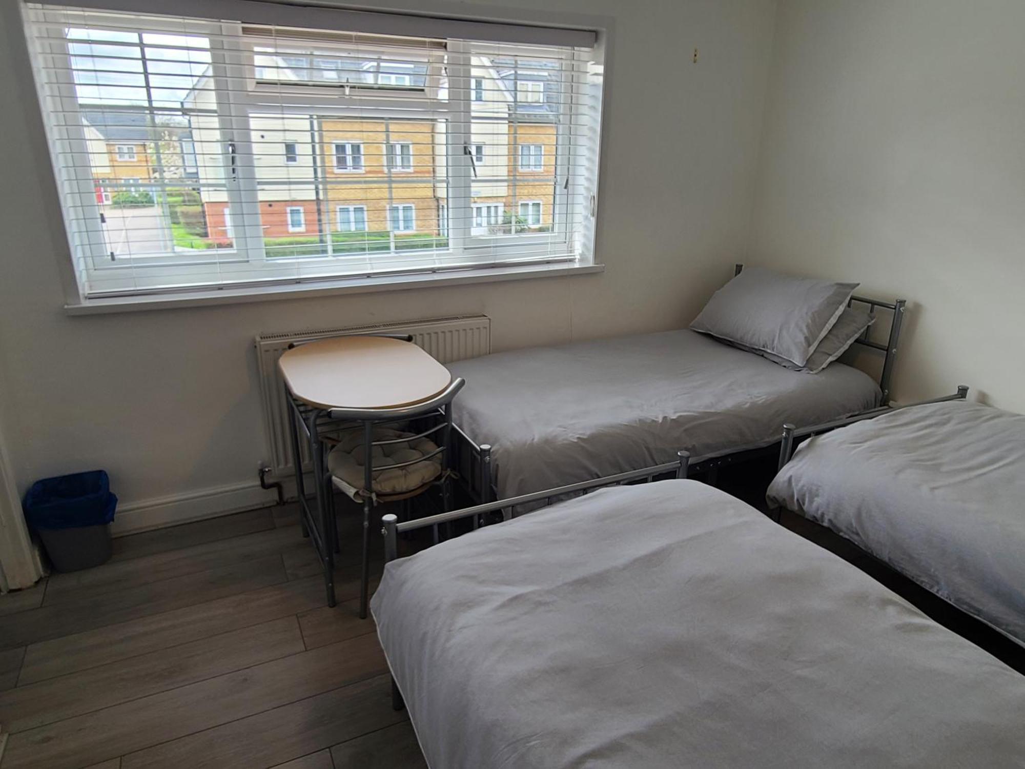 Gatwick Rooms-Travel Service-Airport Parking Ifield Exteriör bild